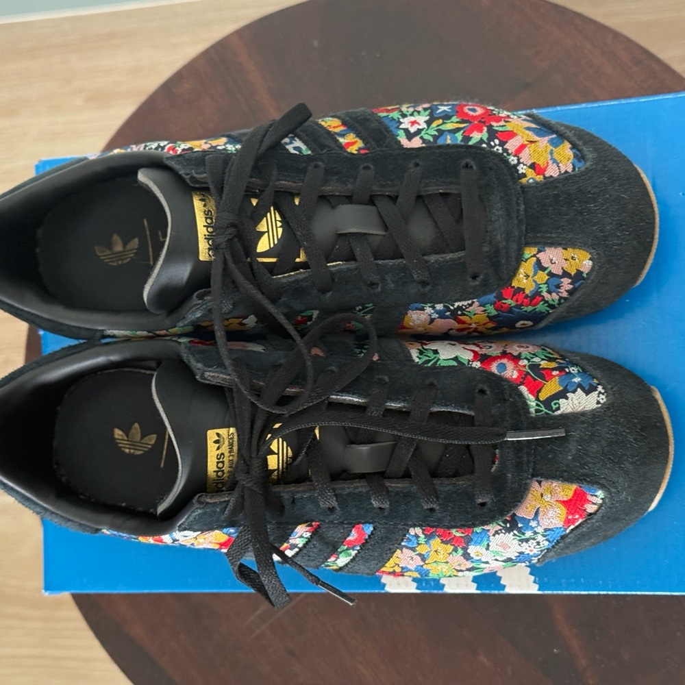 Adidas liberty of London x Country OG ‘Floral Embroidery’ Black Women’s 6.5 - Picture 2 of 7